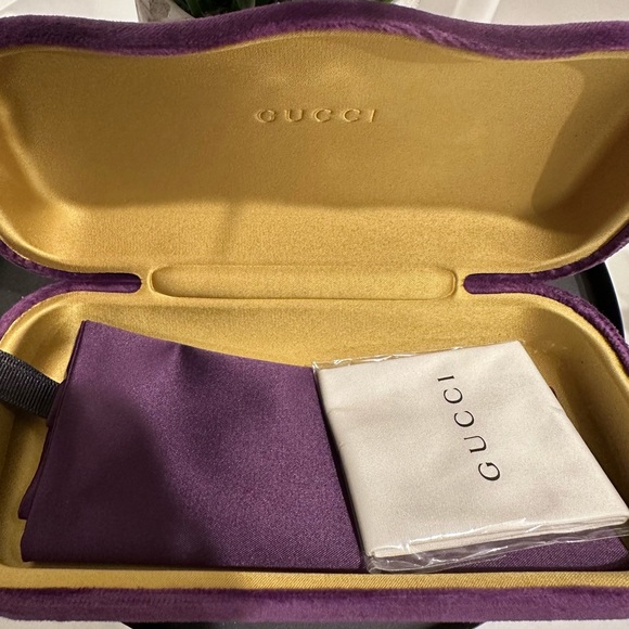 GUCCI SUNGLASSES
GG0564SN - Picture 8 of 8